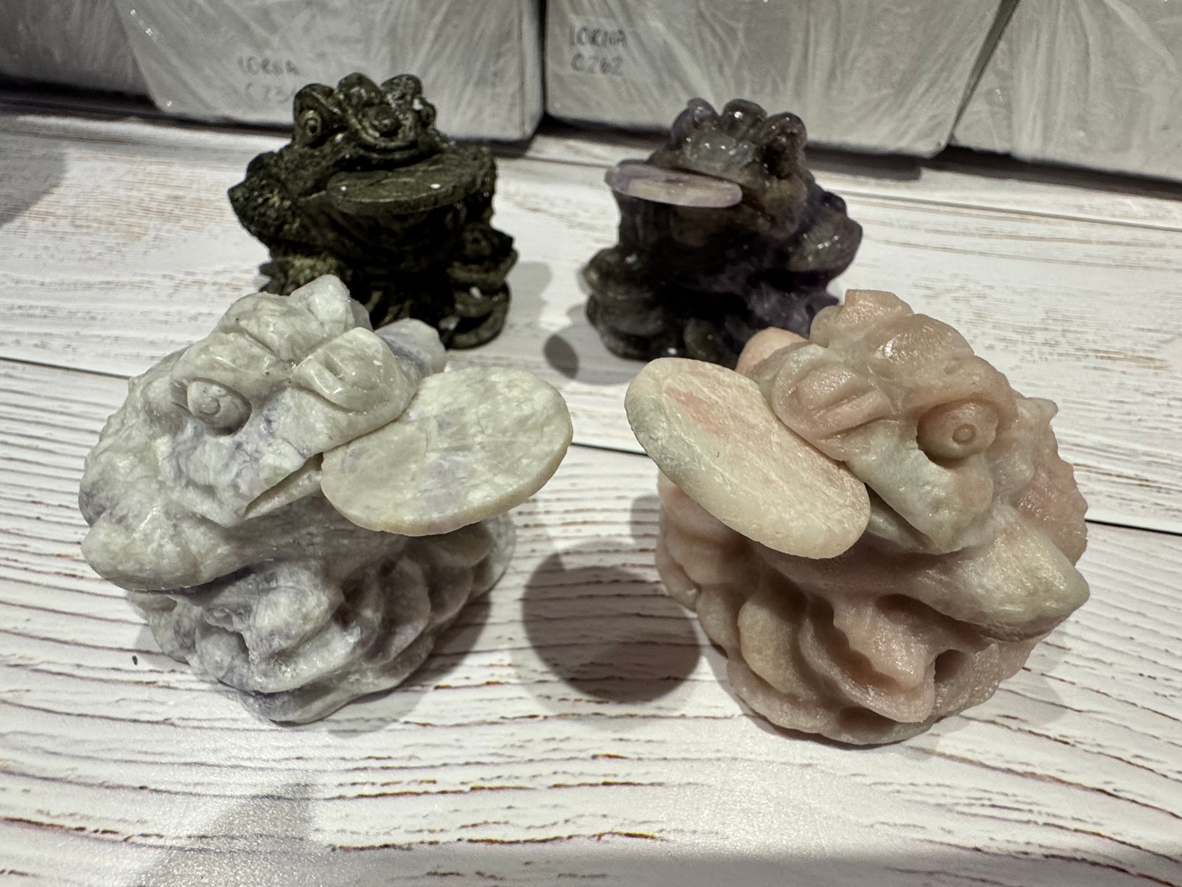 Crystal Money Toad Carving – Feng Shui Three Legged Toad – Purple Howlite – Wealth & Prosperity Crystal