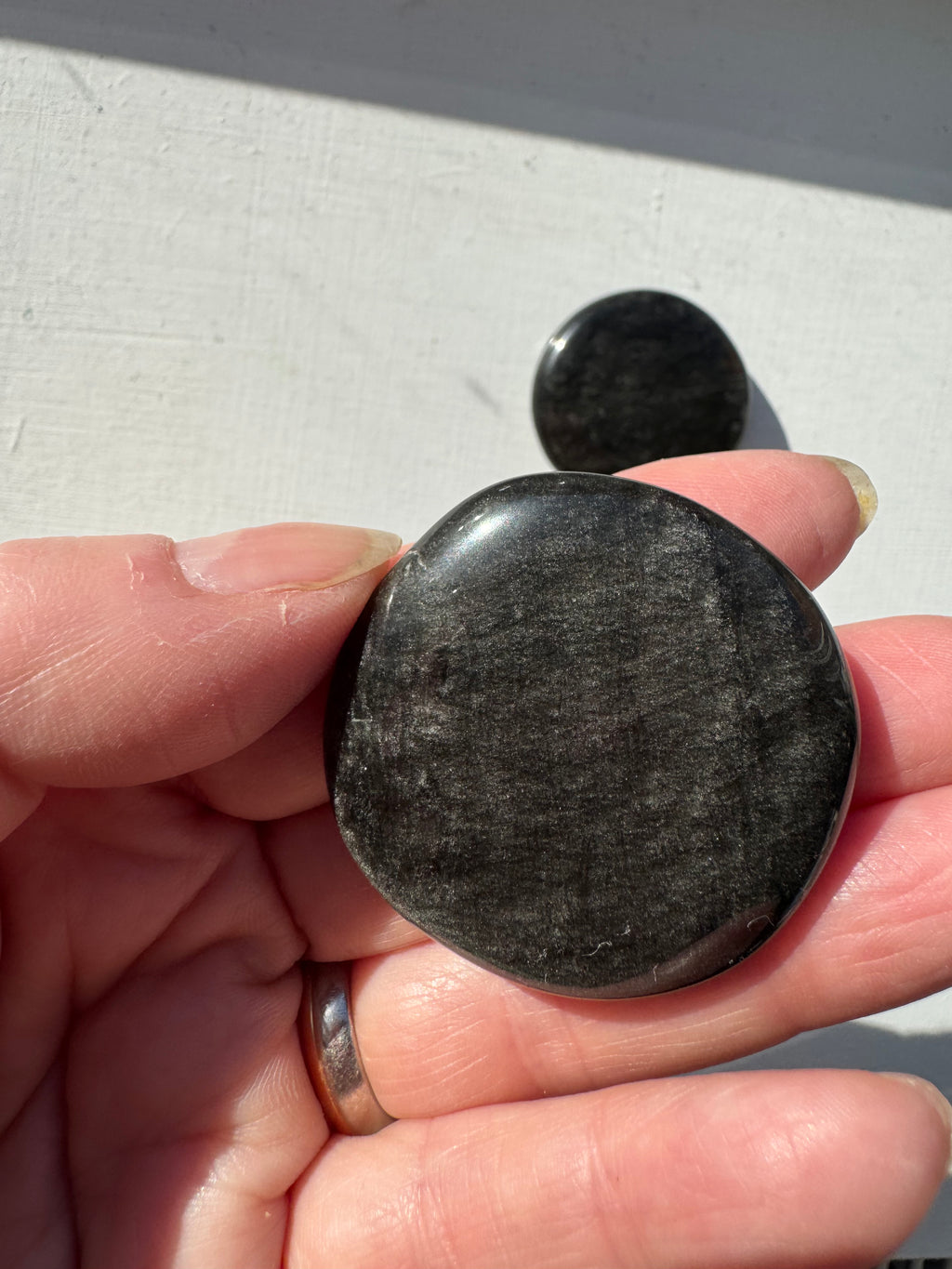 Sliver Sheen Obsidian palm stone – Polished Grounding Crystal for Protection, Stability & Emotional Clarity