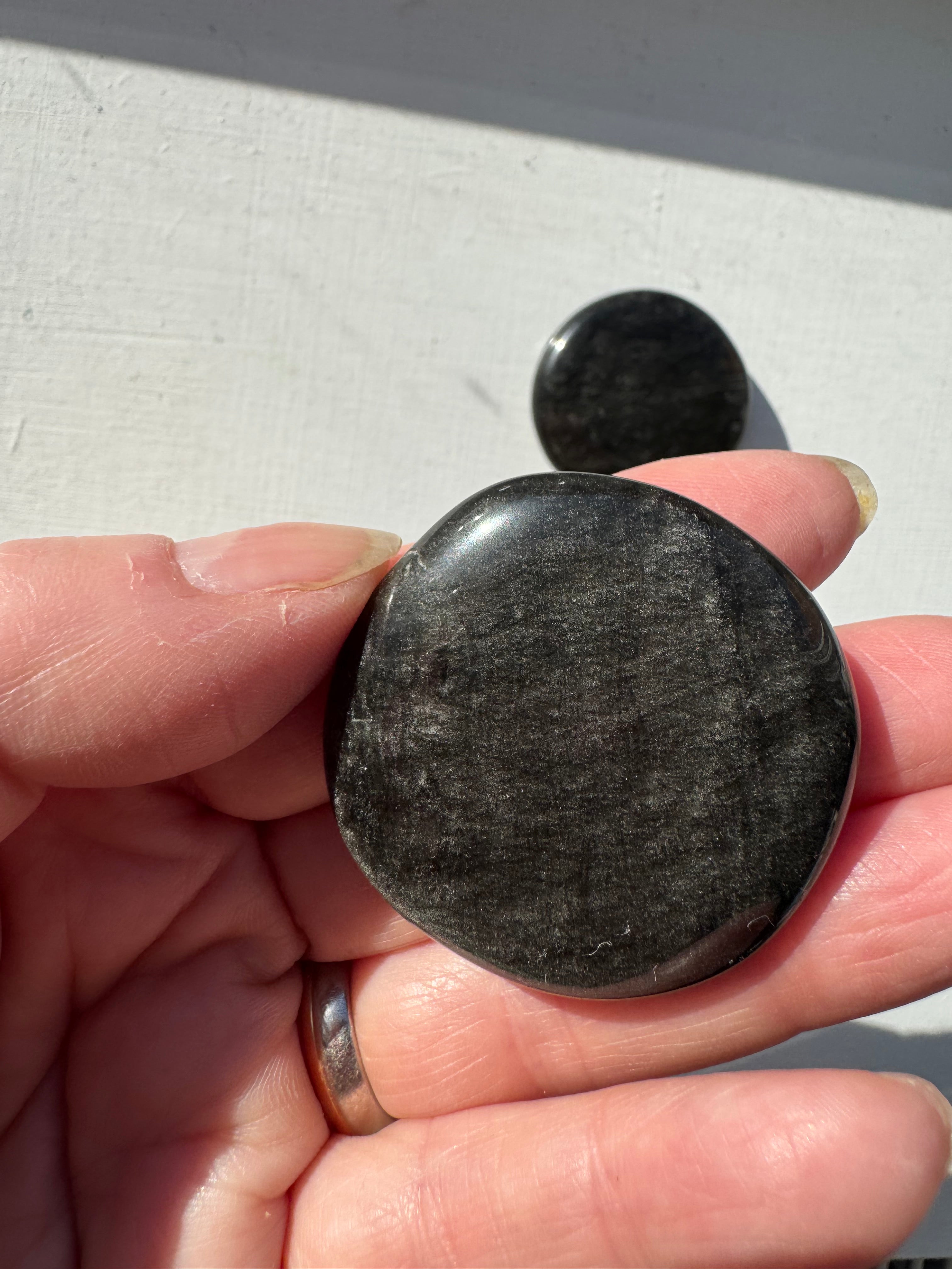 Sliver Sheen Obsidian palm stone – Polished Grounding Crystal for Protection, Stability & Emotional Clarity