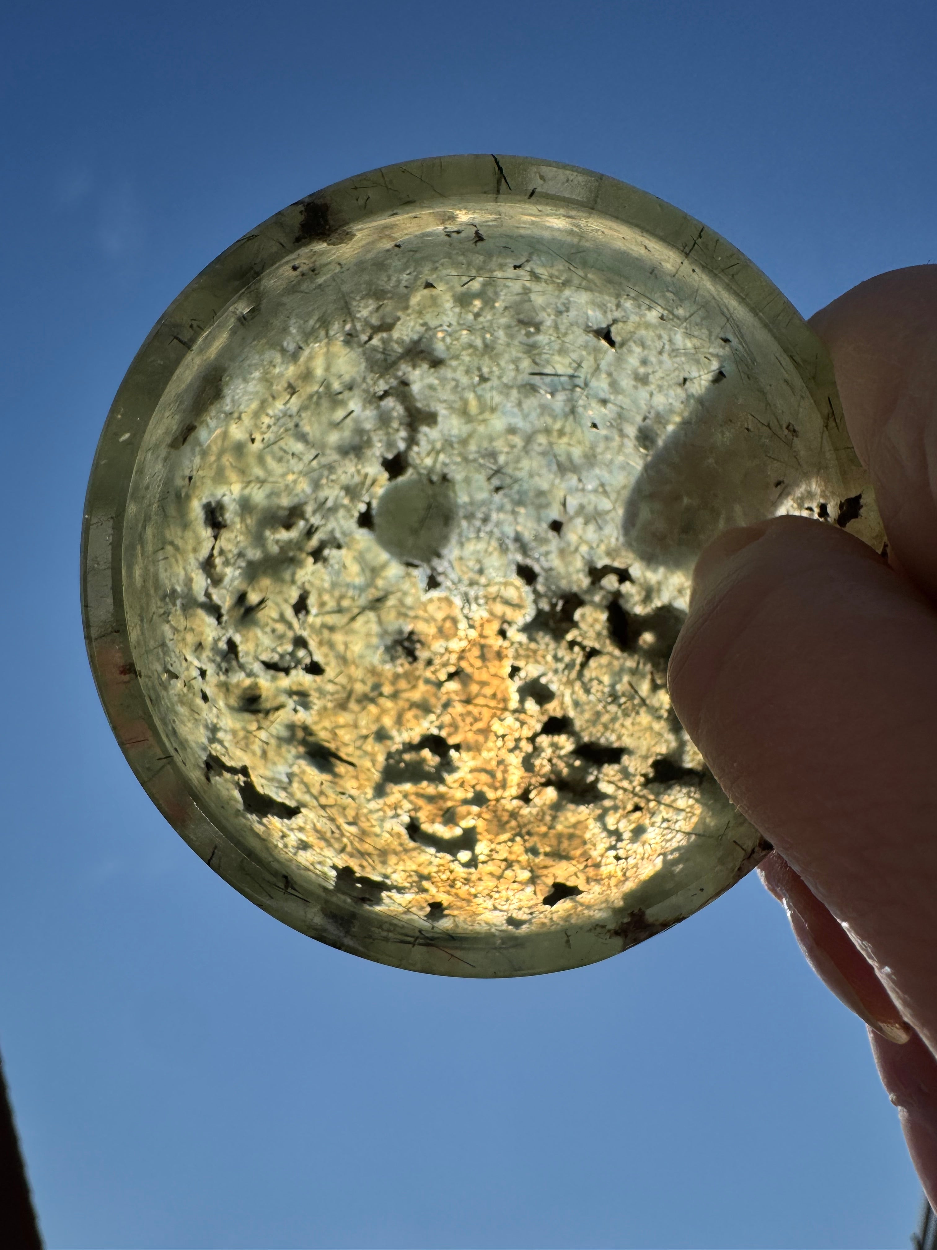 Prehnite 3inch bowl – Handcrafted Nature Décor | Natural crystal Sculpture | (Copy)
