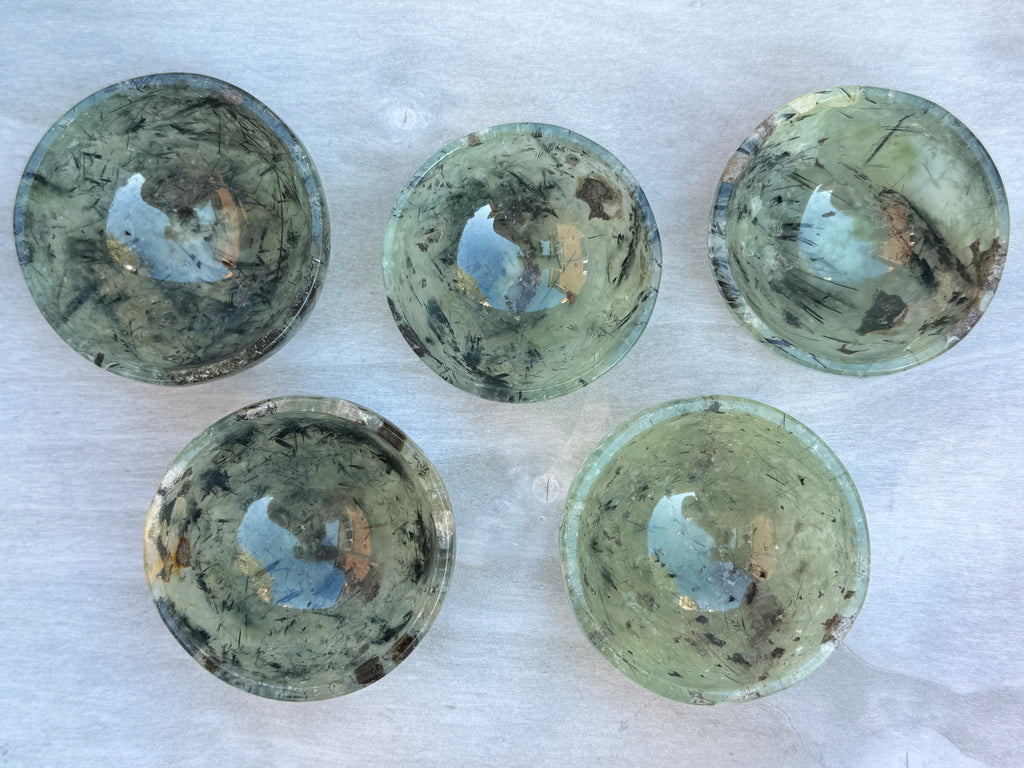Prehnite 3inch bowl – Handcrafted Nature Décor | Natural crystal Sculpture | (Copy)