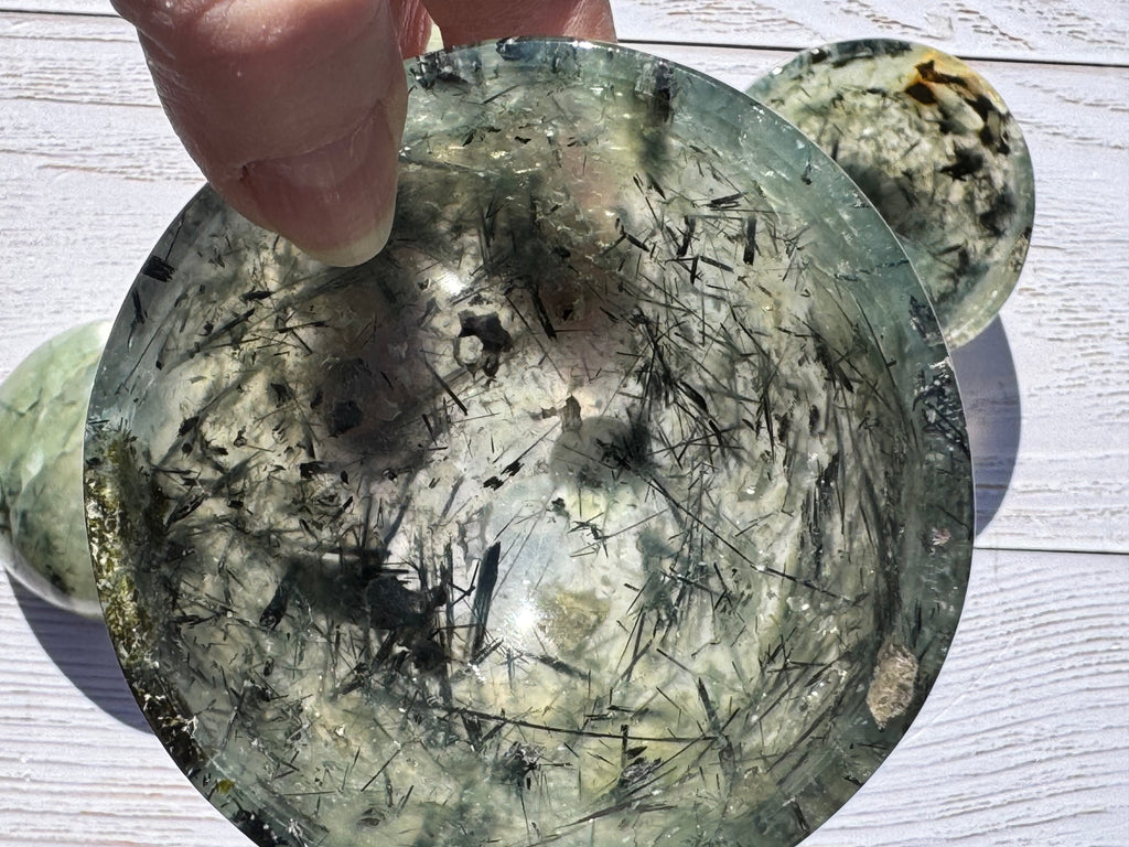 Prehnite 3inch bowl – Handcrafted Nature Décor | Natural crystal Sculpture | (Copy)