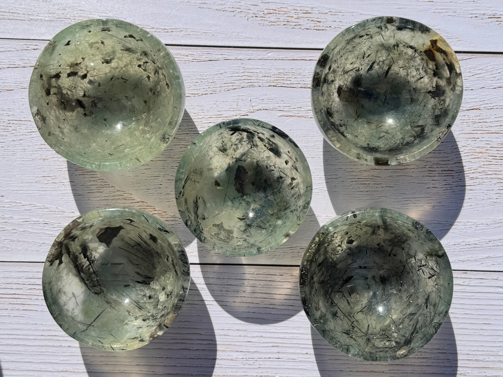 Prehnite 3inch bowl – Handcrafted Nature Décor | Natural crystal Sculpture | (Copy)