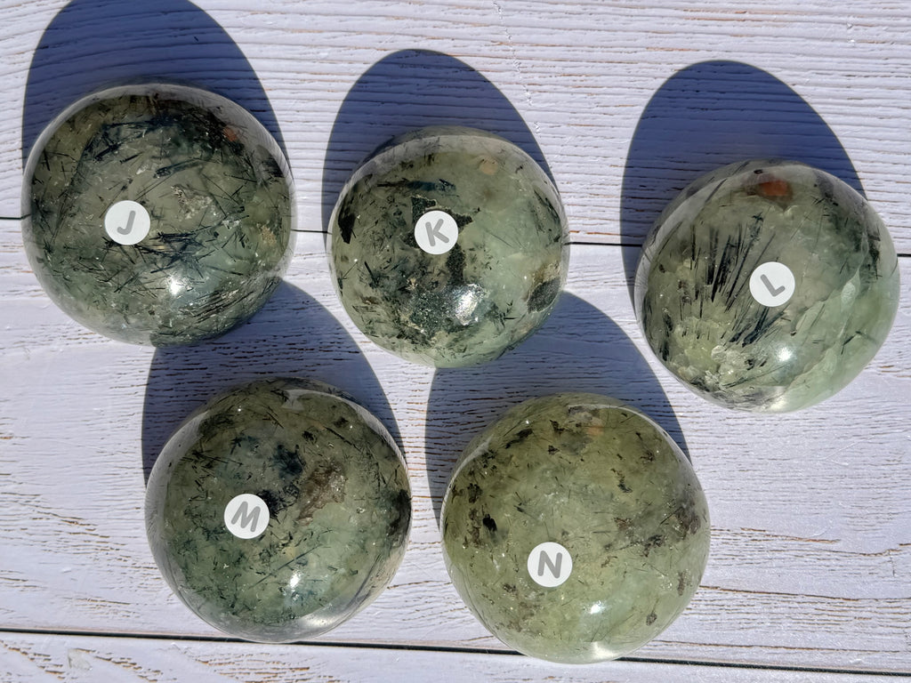 Prehnite 3inch bowl – Handcrafted Nature Décor | Natural crystal Sculpture | (Copy)