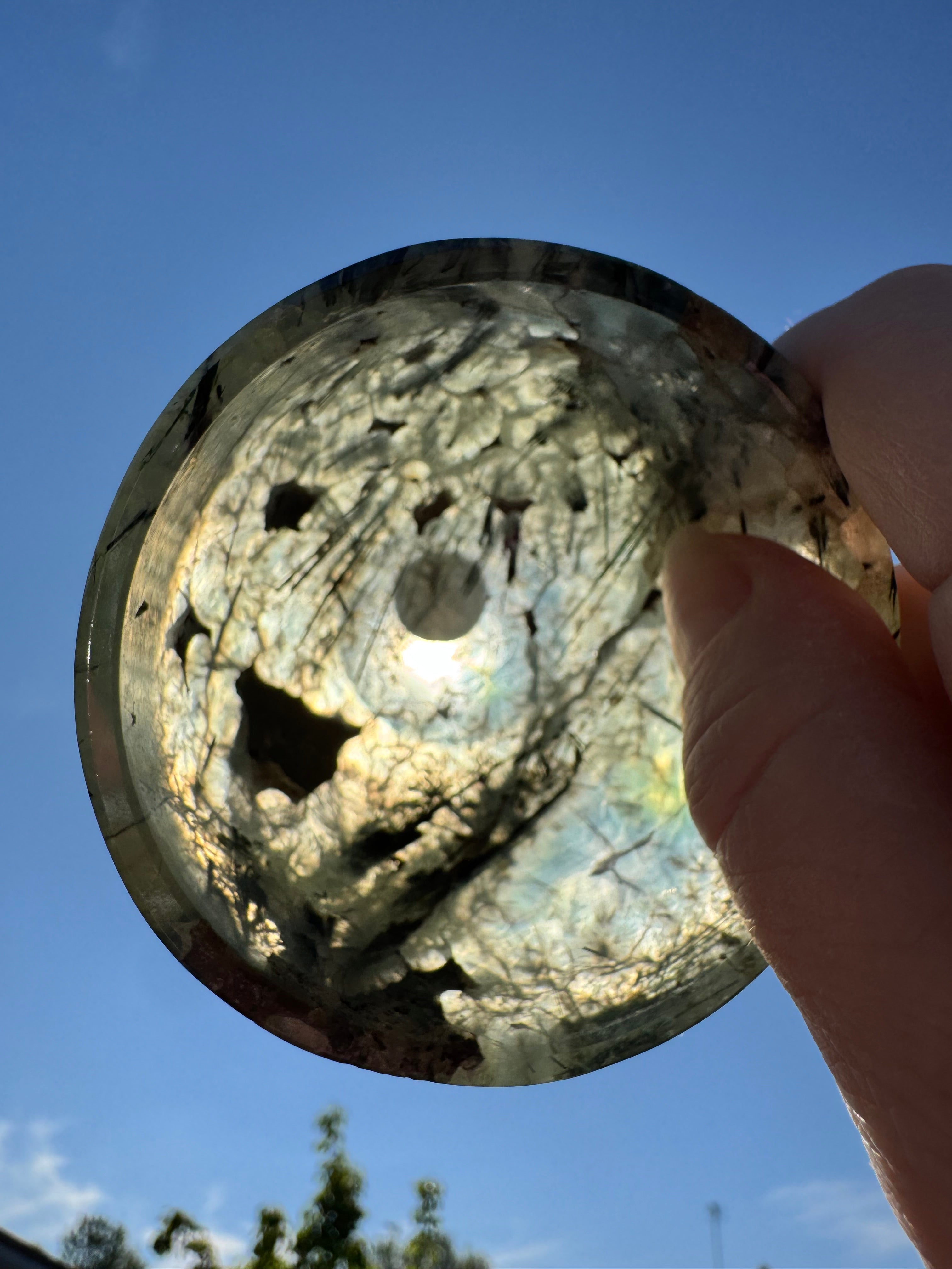 Prehnite 3inch bowl – Handcrafted Nature Décor | Natural crystal Sculpture | (Copy)