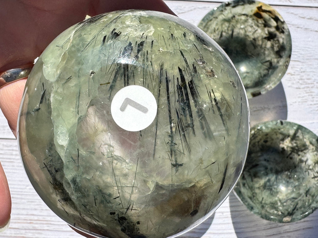 Prehnite 3inch bowl – Handcrafted Nature Décor | Natural crystal Sculpture | (Copy)