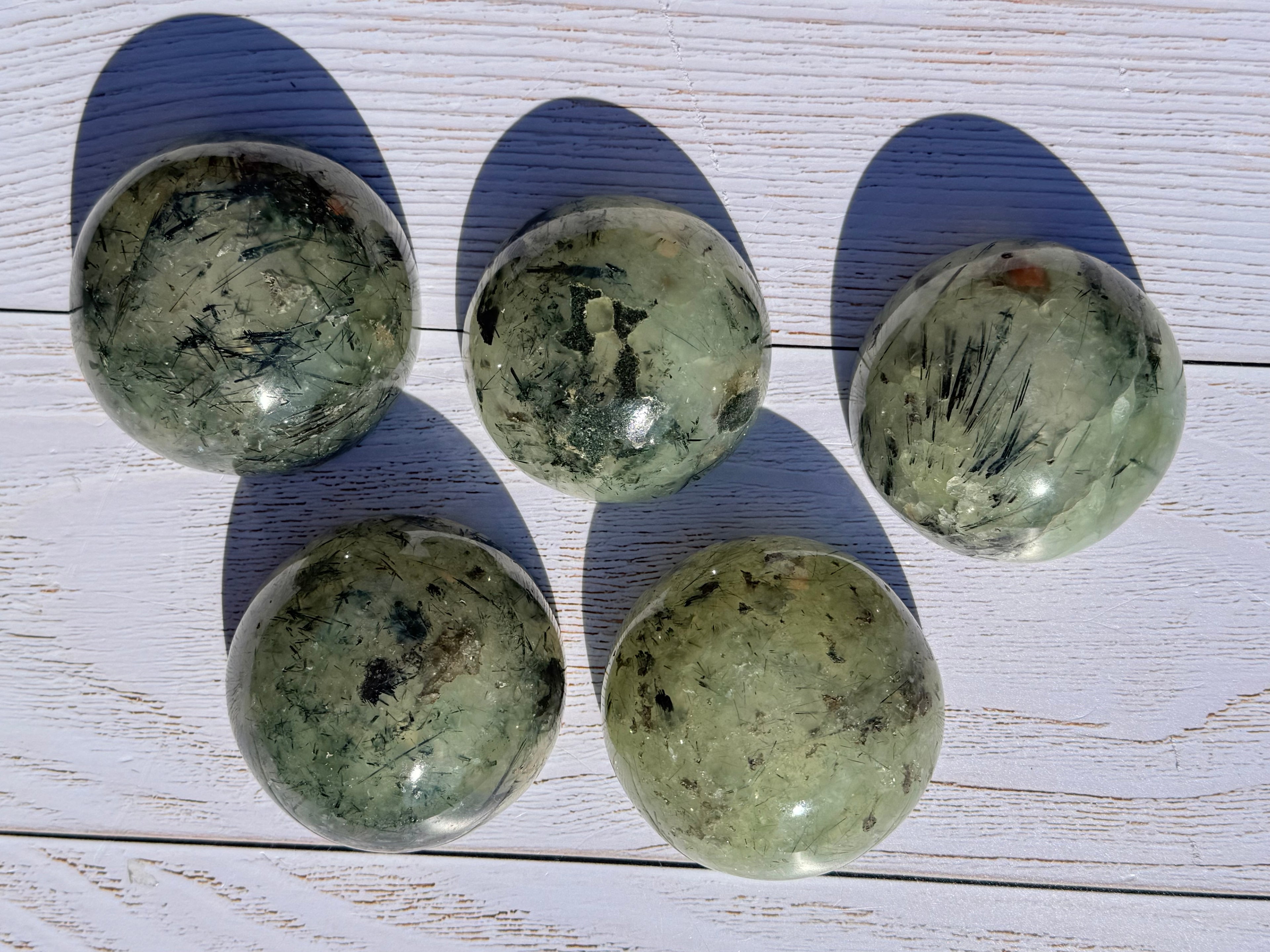 Prehnite 3inch bowl – Handcrafted Nature Décor | Natural crystal Sculpture | (Copy)