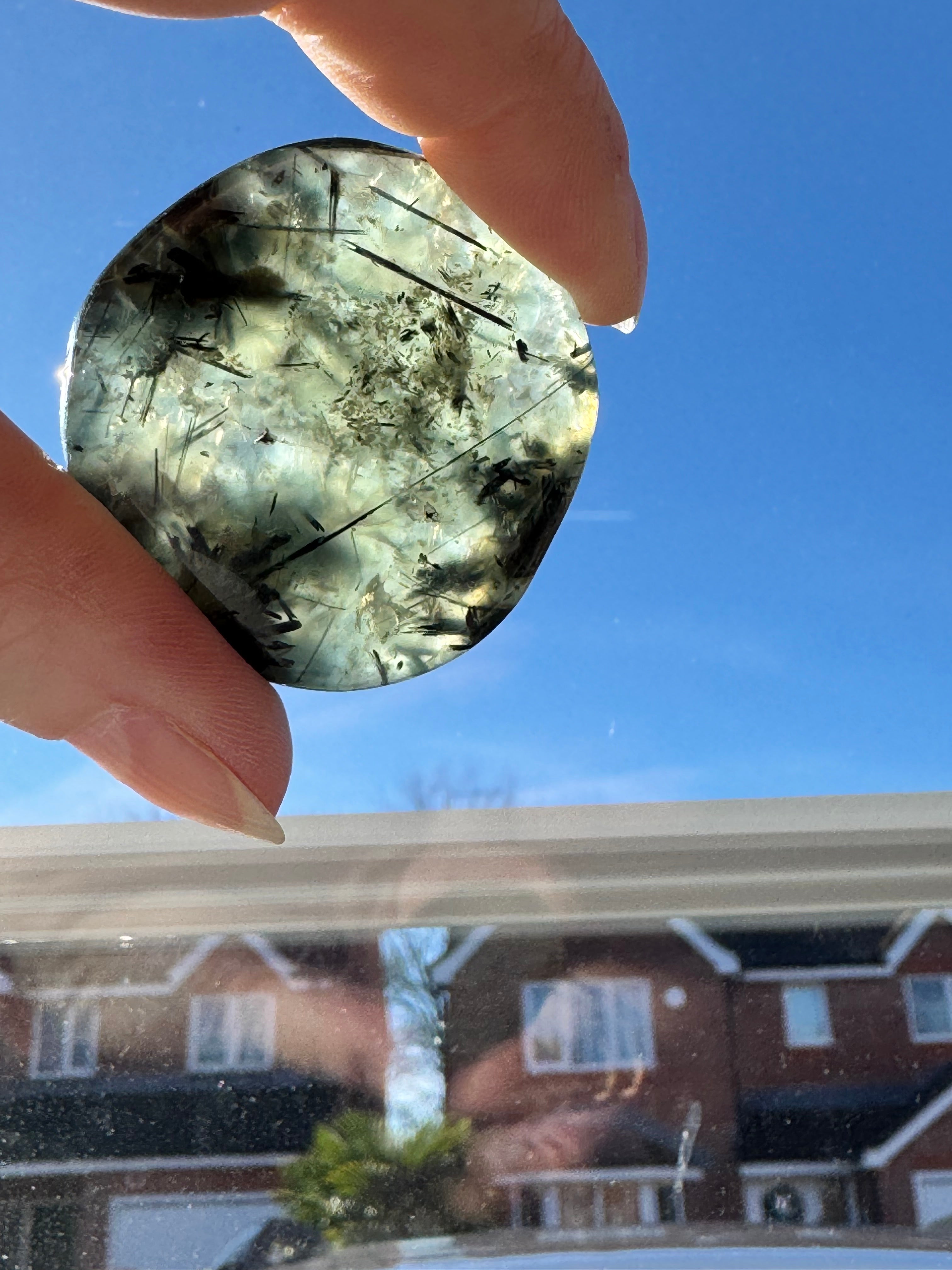 Prehnite cookie palm stone – Handcrafted Nature Décor