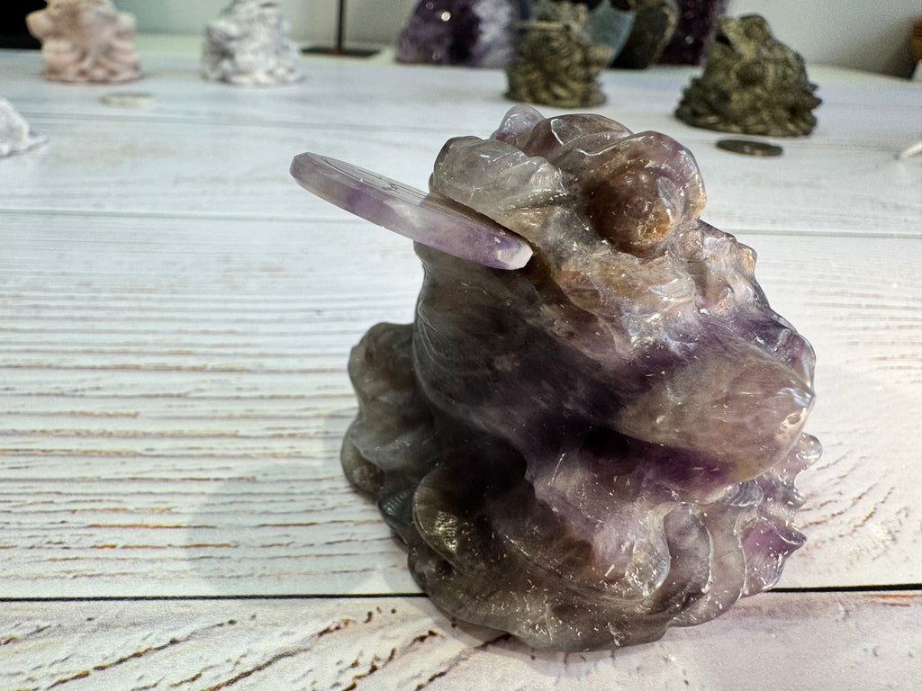 Crystal Money Toad Carving – Feng Shui Three Legged Toad – Dream Amethyst – Wealth & Prosperity Crystal