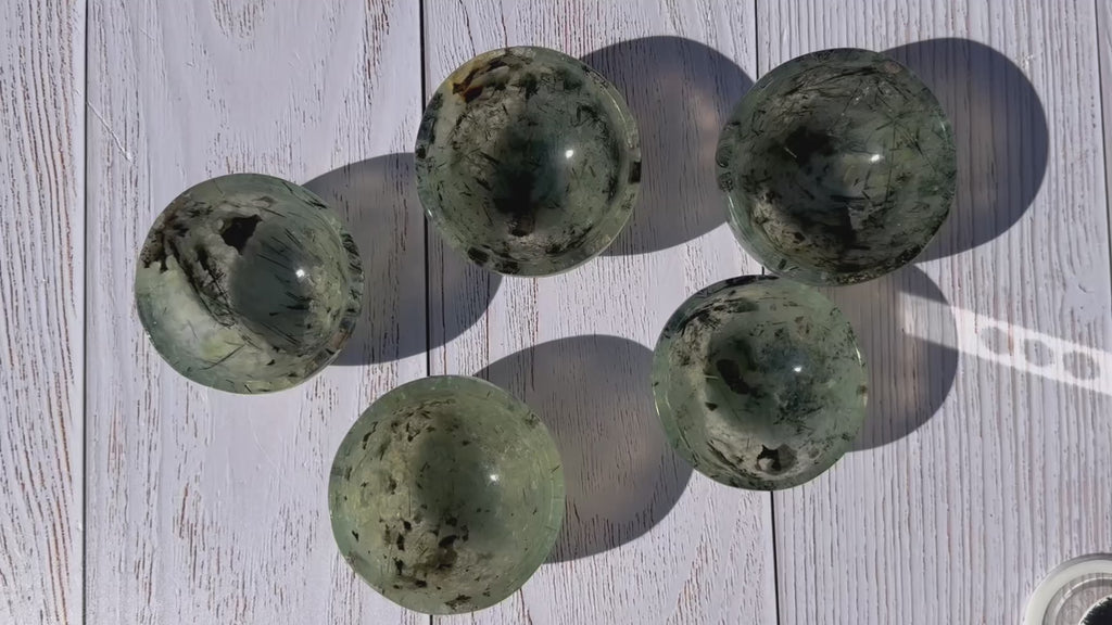 Prehnite 3inch bowl – Handcrafted Nature Décor | Natural crystal Sculpture | (Copy)